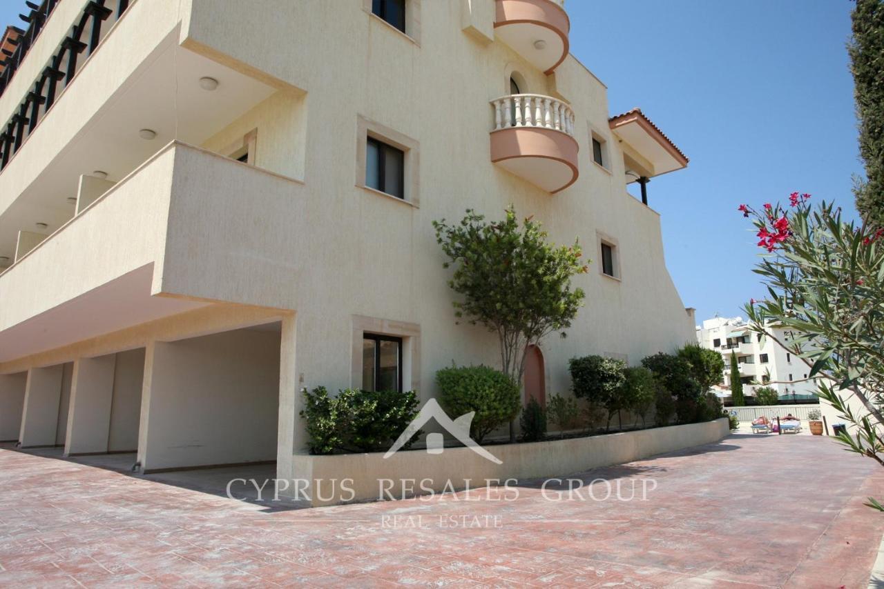 Pool Side 2 Bedroom Queens Gardens Complex Pafos Exterior foto