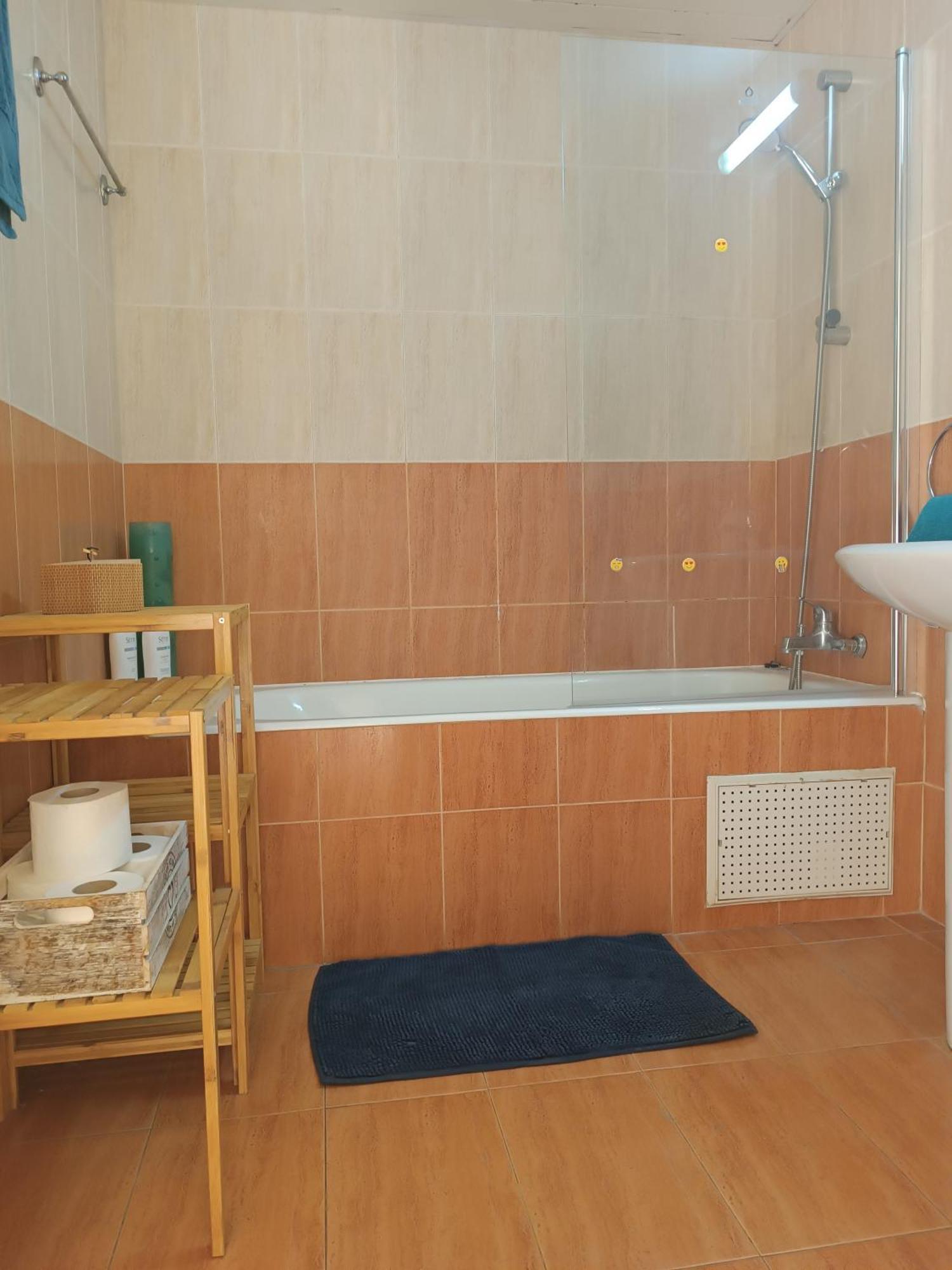 Pool Side 2 Bedroom Queens Gardens Complex Pafos Exterior foto