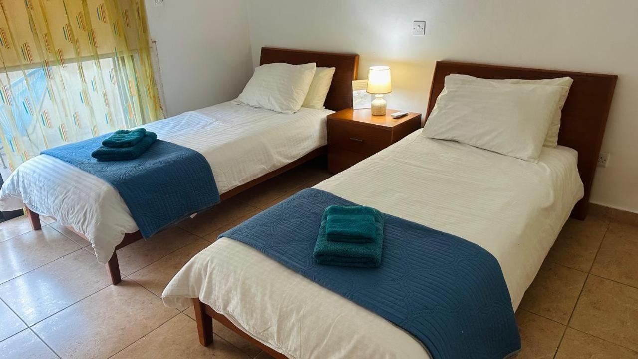 Pool Side 2 Bedroom Queens Gardens Complex Pafos Exterior foto